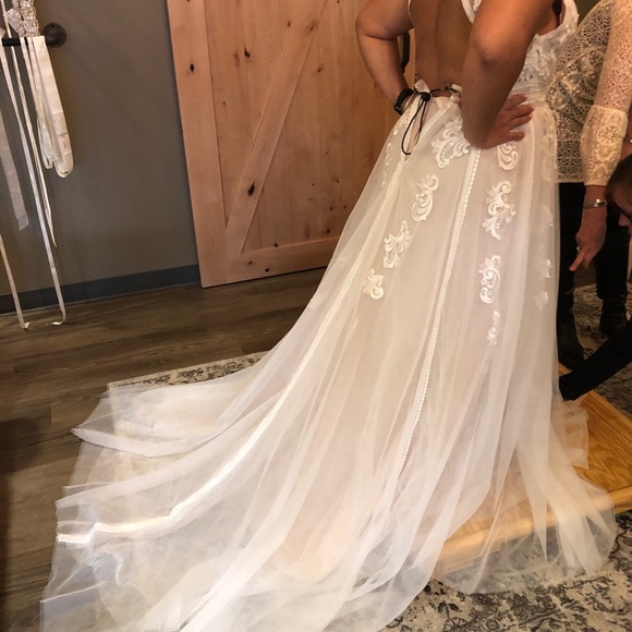 Boho Essense of Australia Wedding Dress - Picture 3 of 5